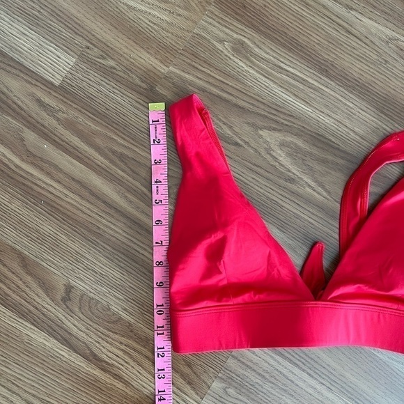 Everlane The Triangle Bikini Top NWT - Picture 12 of 16